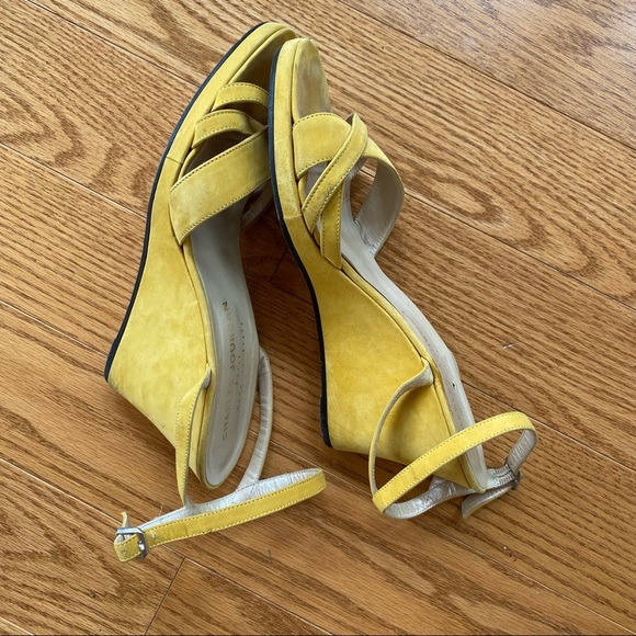 Charles Jourdan yellow suede sandals. - Picture 3 of 6